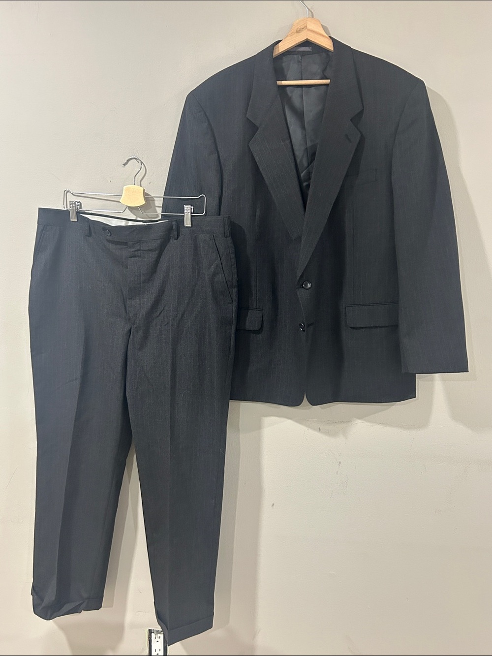 Andre Vachon Men's Black Two-Piece Tailored Suit Jacket & Trousers